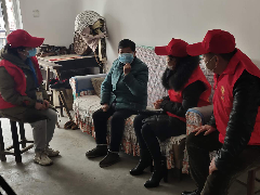 公车公司开展学习雷锋，关爱孤寡老人 志愿服务活动